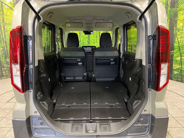 ���i�̂���������ʋ΁A���}���ɏ\���ȉ׎��X�y�[�X���m�ۂ��Ă���܂��B�Z�J���h�V�[�g��|���ƁA�傫�ȉו��̐ύڂ��\�ł���