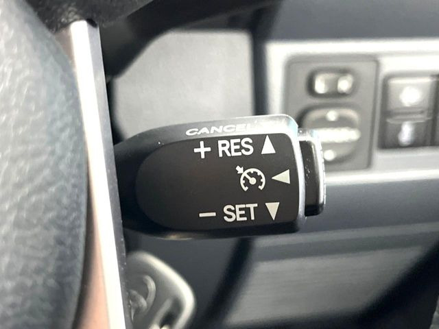 �y�N���[�Y�R���g���[���z�������H�����N���N���s�B�A�N�Z���𗣂��Ă���葬�x�ő��s���ł��A�������^�]���̕��S���y��!�����E�������ȒP�ȃX�C�b�`����Œ����ł��܂��B