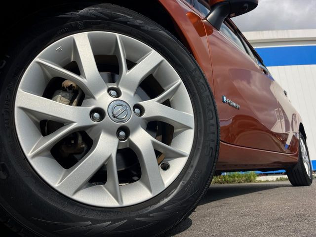 �y����15�C���`�A���~�z�C�[���z�O�ςɃ}�b�`���������A���~�z�C�[���𑕒����Ă���܂��B�e��ЊO�A���~�z�C�[����A�X�^�b�h���X�^�C�����戵�����Ă���܂��B���񂲑��k����������