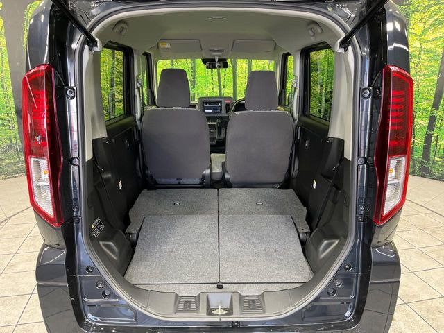 ���i�̂���������ʋ΁A���}���ɏ\���ȉ׎��X�y�[�X���m�ۂ��Ă���܂��B�Z�J���h�V�[�g��|���ƁA�傫�ȉו��̐ύڂ��\�ł���