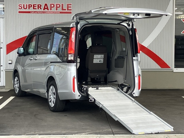 ステップワゴン1.5 G ホンダ センシング 車いす仕様車 2列目乗車タイプ 4WD