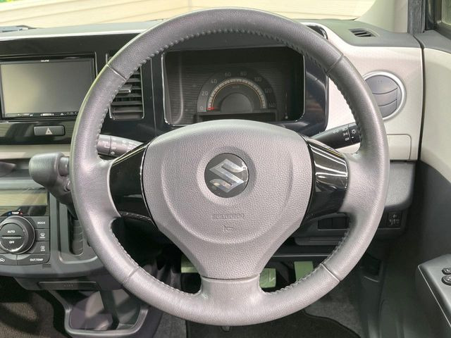 �y�����v�����X�e�A�����O�z�㎿�Ȋv���g�p���邱�ƂŁA��ɂ����������݂ƂĂ��^�]���₷���n���h���ł���