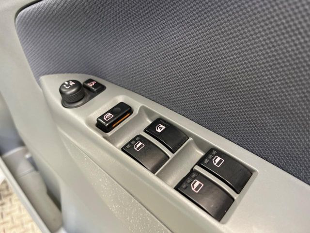 �y�d���i�[�~���[�z�T�C�h�~���[�͓d���i�[���ƂȂ��Ă���A�������ԏ�ł��L�Y�������X�N��}�����܂��B