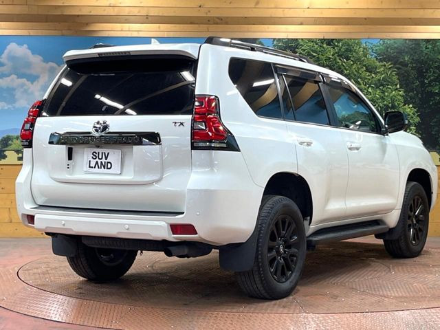 ☆全国のネクステージからお取り寄せが可能※!遠方の店舗に展示してあるクルマが気になる場合も、最寄りの店舗でご覧いただくことが可能です!是非私たちに要望をお聞かせください!※別途費用