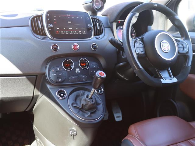 アバルト595コンペティツィオーネ スティーレ