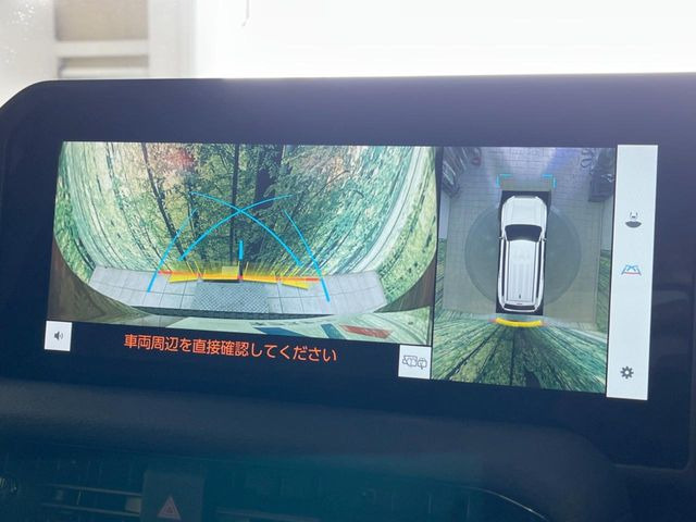 �y�}���`�e���C�����j�^�[�z�Ԃ̃t�����g��T�C�h�̃J�����摜�𓯎��Ƀ��j�^�[�\�����邱�ƂŁA���H�⋷�����𑖍s���ł����͂̏󋵊m�F���ł����S!�{�iSUV�ɂ��ꂵ�������ł���