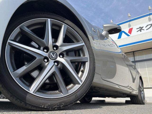 �y����19�C���`�A���~�z�C�[���z�O�ςɃ}�b�`���������A���~�z�C�[���𑕒����Ă���܂��B�e��ЊO�A���~�z�C�[����A�X�^�b�h���X�^�C�����戵�����Ă���܂��B���񂲑��k����������