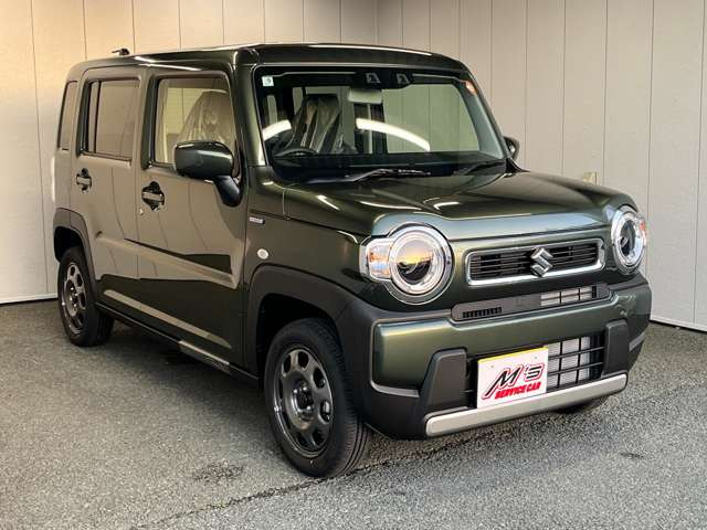 ���ʎԂ́u�T�[�r�X�J�[�G���Y �{�X�v�A�y�����Ԃ́u�T�[�r�X�J�[�G���Y �����X�v���炨�T�������܂��B