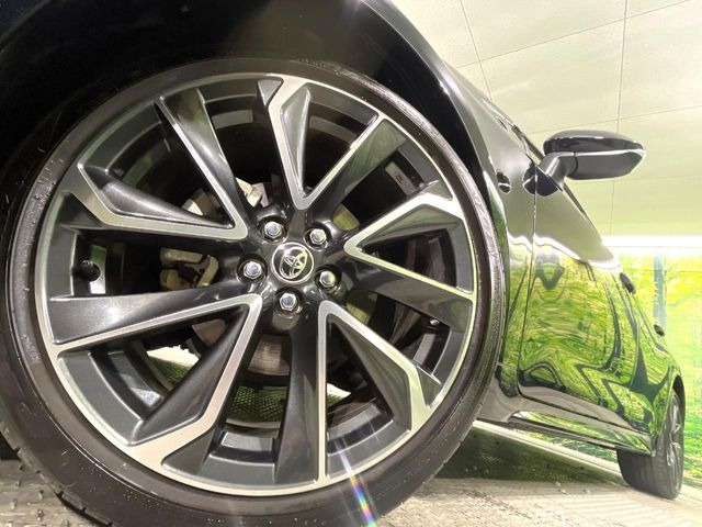 �y����18�C���`�A���~�z�C�[���z�O�ςɃ}�b�`���������A���~�z�C�[���𑕒����Ă���܂��B�e��ЊO�A���~�z�C�[����A�X�^�b�h���X�^�C�����戵�����Ă���܂��B���񂲑��k����������