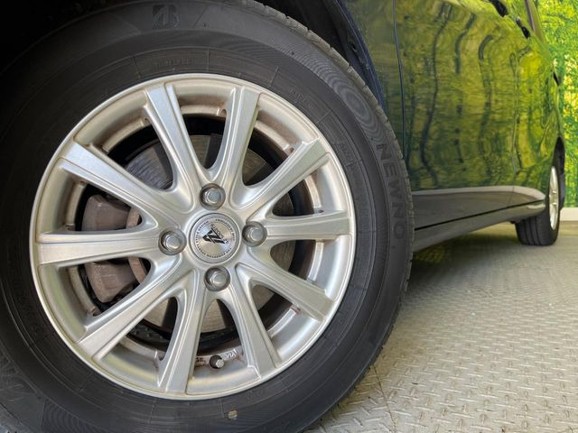 【14インチアルミホイール】外観にマッチしたアルミホイールを装着しております。各種アルミホイールや、スタッドレスタイヤも取扱いしております。是非ご相談ください♪