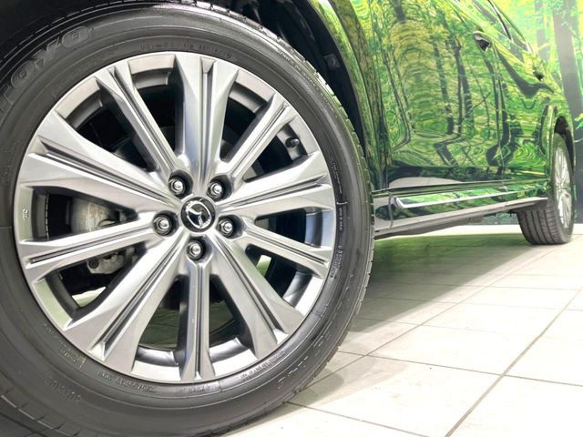 【純正19インチアルミホイール】外観にマッチした純正アルミホイールを装着しております。各種社外アルミホイールや、スタッドレスタイヤも取扱いしております。是非ご相談ください♪