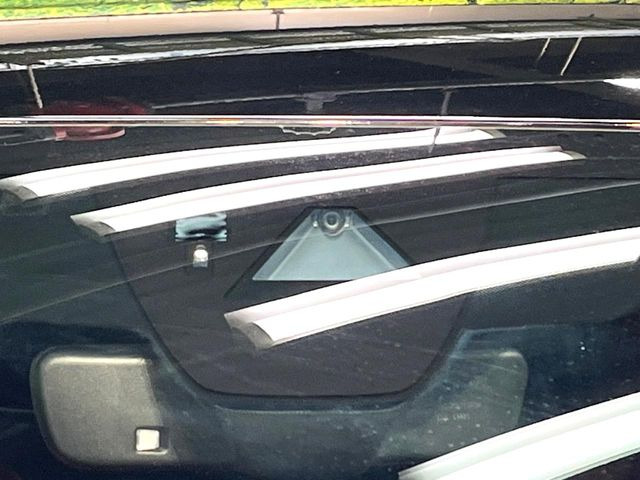 �yi-ACTIVESENSE�z���s���ɑO���̎ԗ�����F�����A�Փ˂������Ȏ��͌x��ƃu���[�L�ŏՓˉ���Ɣ�Q�y�����A�V�X�g�B�����S�Ƀh���C�u�����y���݂��������܂��B