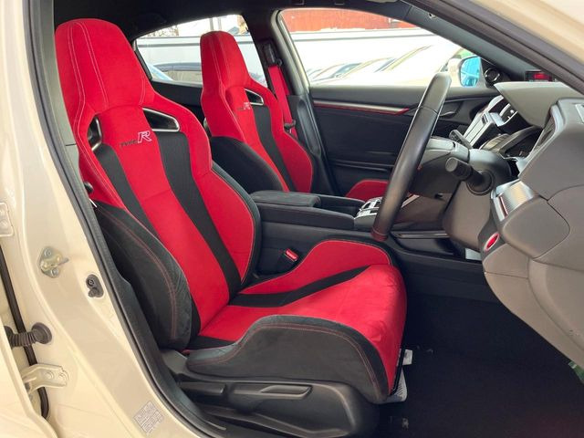 �y��p�X�|�[�c�V�[�g�z�z�[���h���ɗD��A�J�[�u���̑̂������}�����Ă���܂��B�܂��A�̂Ƀt�B�b�g���邩�獘��w�������ɂ����A�����O�h���C�u�⍂�����s�ł����K�ɂ��߂������������܂���