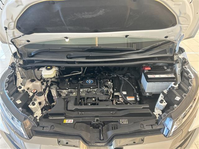 ノア1.8 ハイブリッド S-Z E-Four 4WD