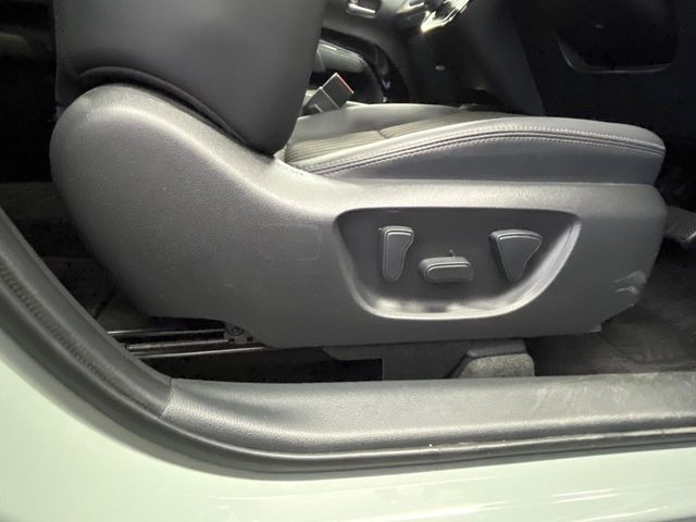 �y�p���[�V�[�g�z�X�C�b�`��ŊȒP�ɃV�[�g�̔��������\!�d��������͂�����܂���!�����ɍœK�ȃV�[�g�|�W�V�����ɃZ�b�g���āA���K�ȃh���C�u�����y���݂��������B