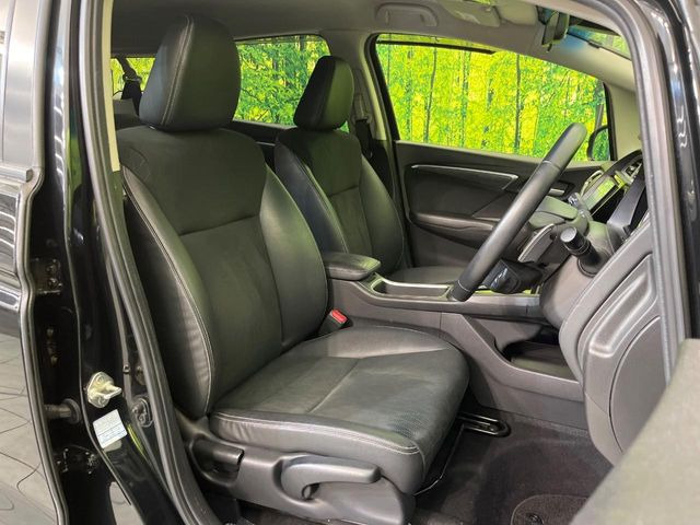 �y���烌�U�[�V�[�g�z����̂ӂ���肪�e�ՂŃ����e�i���X�����ȒP�ȁA�@�\���ɗD��鍇����v���̗p�����㎿�ȃV�[�g�ł��B����S�n���悭�A���������ӂ��S�n�ǂ��ԓ���Ԃ����o���Ă���܂��B