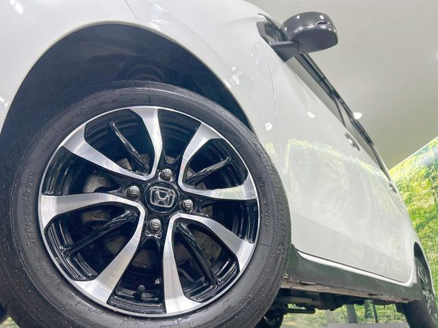 �y����14�C���`�A���~�z�C�[���z�O�ςɃ}�b�`���������A���~�z�C�[���𑕒����Ă���܂��B�e��ЊO�A���~�z�C�[����A�X�^�b�h���X�^�C�����戵�����Ă���܂��B���񂲑��k����������