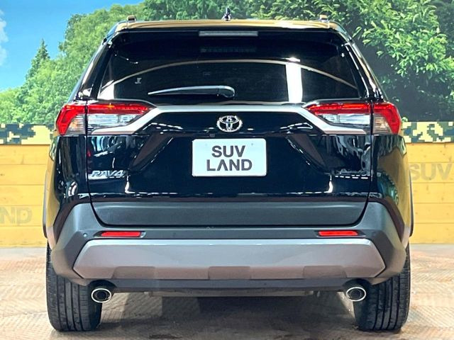 安心の最長10年・走行無制限保証(有償)をご用意。保証内容も充実はもちろん、無料点検&オイル交換や、年中無休の全国・24時間ロードサービスも付帯されておりますのでご安心下さい。