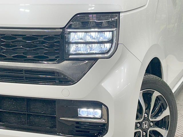 �yLED�w�b�h���C�g�z���V����ԑ��s�����ǍD�Ȏ��E���m�ۂ����S���ĉ^�]�ł��鍂�P�xLED�w�b�h���C�g�𑕔�!�_�����x�������A����d�͂��}�����Ă��܂��B