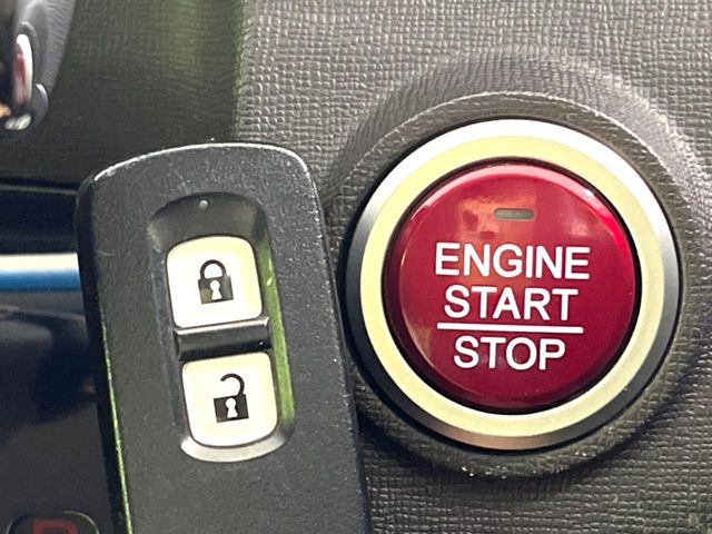 �yHonda�X�}�[�g�L�[�z�J�o����|�P�b�g�ɓ��ꂽ�܂܂ł��h�A�̎{���E�������\�ȃX�}�[�g�L�[�𑕔��B�G���W���̃I���E�I�t�����J�M�����o���K�v����������Ƃ��Ă��֗��ł���