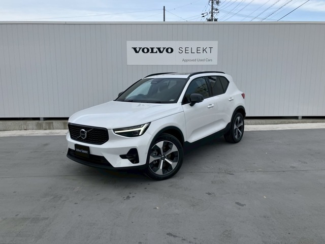 XC40ウルトラ B4 AWD ダークエディション 4WD