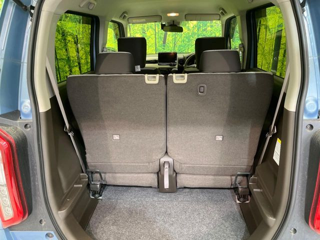 ���i�̂���������ʋ΁A���}���ɏ\���ȉ׎��X�y�[�X���m�ۂ��Ă���܂��B�Z�J���h�V�[�g��|���ƁA�傫�ȉו��̐ύڂ��\�ł���