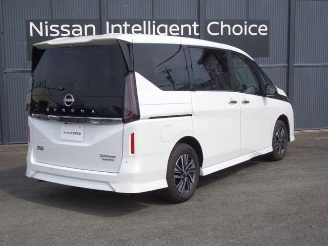 セレナ1.4 e-4ORCE ハイウェイスターV 4WD