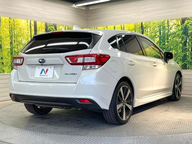 ��D�]�𒸂��Ă���܂��{�f�B�̒e�X�v���b�V���R�[�g���D�]��t���B�ʏ�̃K���X�R�[�g�ƈقȂ�A�ϋv�N��6�N�̖��@���K���X�R�[�e�B���O���A�{�f�B���L���C�ȏ�Ԃɕۂ��Ă���܂��B