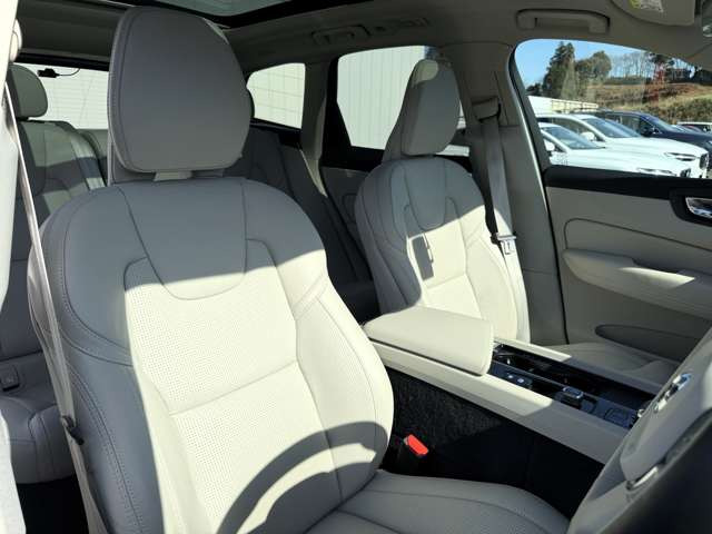 XC60リチャージ アルティメット T6 AWD PHEV 4WD