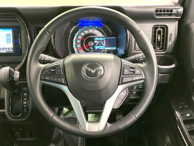 �y�����v�����X�e�A�����O�z�㎿�Ȋv���g�p���邱�ƂŁA��ɂ����������݂ƂĂ��^�]���₷���n���h���ł���