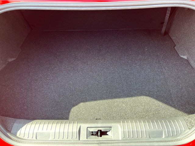 ���i�̂���������ʋ΁A���}���ɏ\���ȉ׎��X�y�[�X���m�ۂ��Ă���܂��B