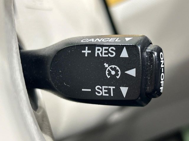 �y�N���[�Y�R���g���[���z�������H�����N���N���s�B�A�N�Z���𗣂��Ă���葬�x�ő��s���ł��A�������^�]���̕��S���y��!�����E�������ȒP�ȃX�C�b�`����Œ����ł��܂��B