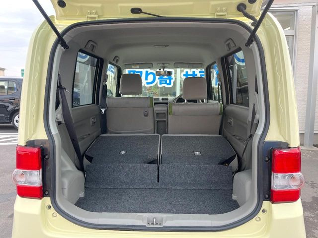 ���i�̂���������ʋ΁A���}���ɏ\���ȉ׎��X�y�[�X���m�ۂ��Ă���܂��B�Z�J���h�V�[�g��|���ƁA�傫�ȉו��̐ύڂ��\�ł���