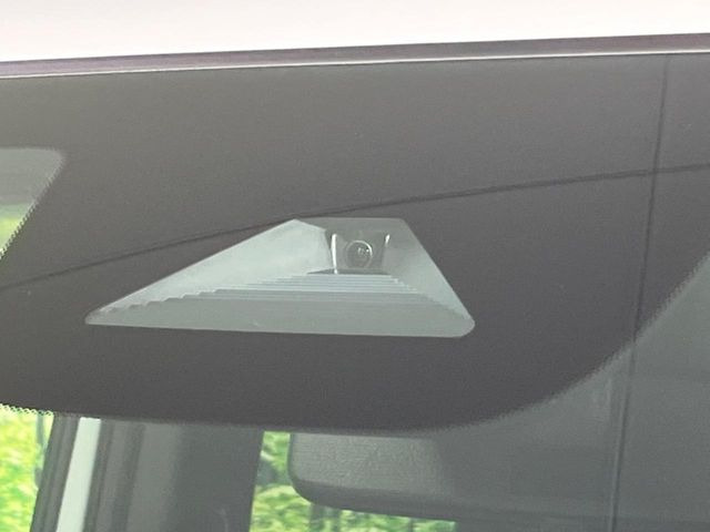 �y�z���_�Z���V���O�z���s���ɑO���̎ԗ�����F�����A�Փ˂������Ȏ��͌x��ƃu���[�L�ŏՓˉ���Ɣ�Q�y�����A�V�X�g�B�����S�Ƀh���C�u�����y���݂��������܂��B