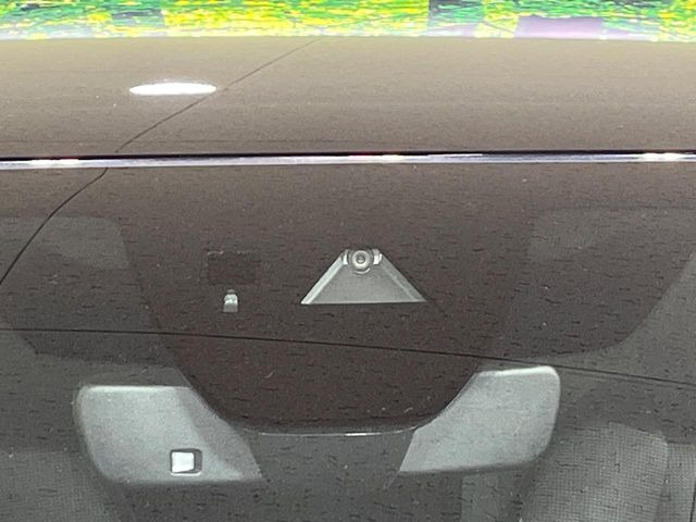 �y�X�}�[�g�u���[�L�T�|�[�g�z���s���ɑO���̎ԗ�����F�����A�Փ˂������Ȏ��͌x��ƃu���[�L�ŏՓˉ���Ɣ�Q�y�����A�V�X�g�B�����S�Ƀh���C�u�����y���݂��������܂��B