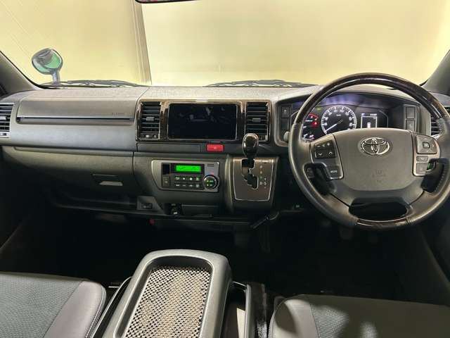 ハイエースバン