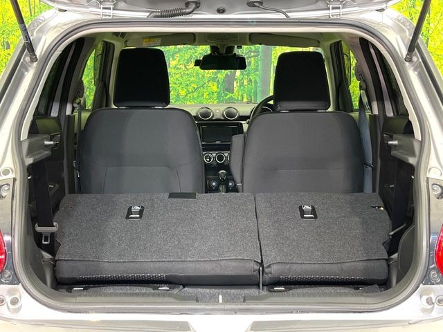 ���i�̂���������ʋ΁A���}���ɏ\���ȉ׎��X�y�[�X���m�ۂ��Ă���܂��B�Z�J���h�V�[�g��|���ƁA�傫�ȉו��̐ύڂ��\�ł���