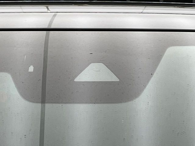 �yi-ACTIVESENSE�z���s���ɑO���̎ԗ�����F�����A�Փ˂������Ȏ��͌x��ƃu���[�L�ŏՓˉ���Ɣ�Q�y�����A�V�X�g�B�����S�Ƀh���C�u�����y���݂��������܂��B