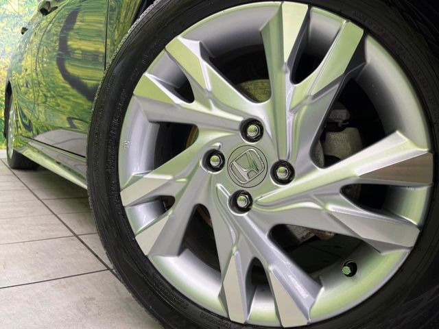 �y����16�C���`�A���~�z�C�[���z�O�ςɃ}�b�`���������A���~�z�C�[���𑕒����Ă���܂��B�e��ЊO�A���~�z�C�[����A�X�^�b�h���X�^�C�����戵�����Ă���܂��B���񂲑��k����������