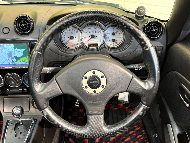 �y�����v�����X�e�A�����O�z�㎿�Ȋv���g�p���邱�ƂŁA��ɂ����������݂ƂĂ��^�]���₷���n���h���ł���