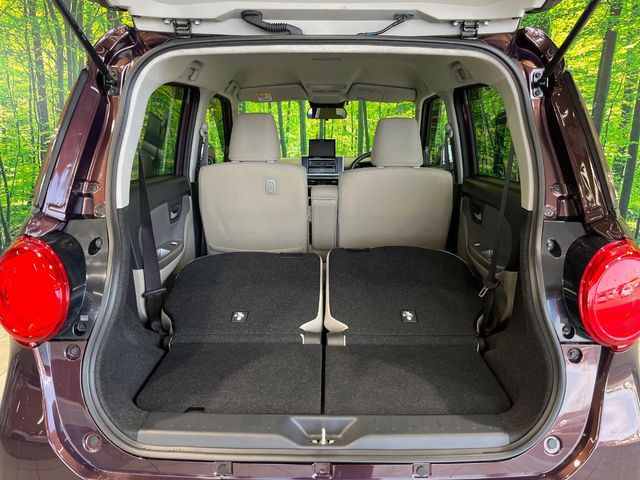 ���i�̂���������ʋ΁A���}���ɏ\���ȉ׎��X�y�[�X���m�ۂ��Ă���܂��B�Z�J���h�V�[�g��|���ƁA�傫�ȉו��̐ύڂ��\�ł���