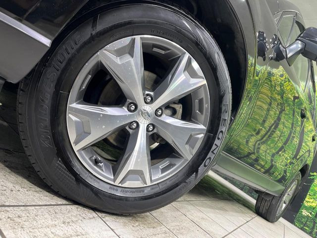 �y����17�C���`�A���~�z�C�[���z�O�ςɃ}�b�`���������A���~�z�C�[���𑕒����Ă���܂��B�e��ЊO�A���~�z�C�[����A�X�^�b�h���X�^�C�����戵�����Ă���܂��B���񂲑��k����������