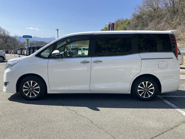 エスクァイア2.0 Gi プレミアムパッケージ