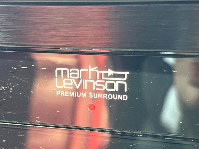 �y�}�[�N���r���\���T�E���h�V�X�e���z���[�J�[�I�v�V�����̍��i�ʃT�E���h�V�X�e���𓋍ځB��p�̃`���[�j���O���{���ꂽ�召�l�X�ȃX�s�[�J�[����ǎ��ȃT�E���h���t�ł��A�Տꊴ���ӂ�鉹����Ԃ����o���܂��B