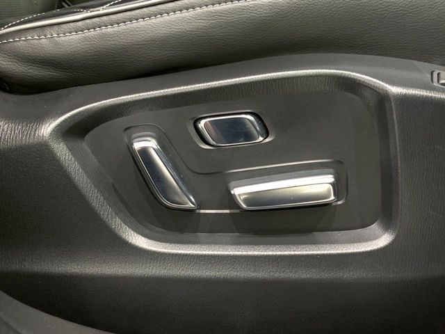 【パワーシート】スイッチ一つで簡単にシートの微調整が可能!電動だから力もいりません!快適なシートポジションにセットして、快適なドライブをお楽しみください。