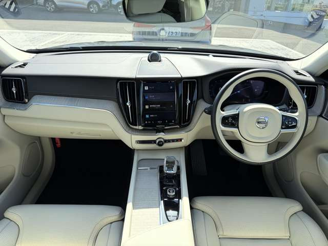 XC60リチャージ アルティメット T6 AWD PHEV 4WD