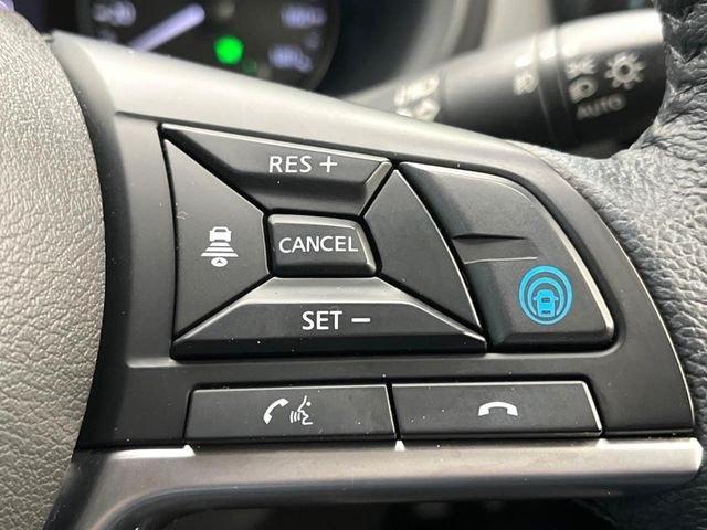 【プロパイロット】高速道路での長距離走行が楽に!!渋滞時と巡回走行のシーンで、アクセル・ブレーキ・ステアリングを自動で制御し、長距離運転の負担を軽減してくれます♪