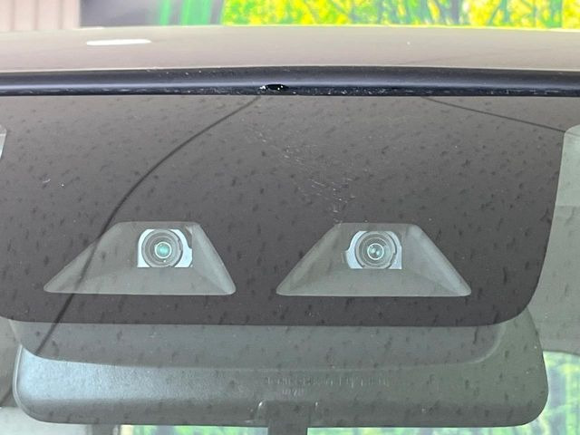 �y�X�}�[�g�A�V�X�g�z���s���ɑO���̎ԗ�����F�����A�Փ˂������Ȏ��͌x��ƃu���[�L�ŏՓˉ���Ɣ�Q�y�����A�V�X�g�B�����S�Ƀh���C�u�����y���݂��������܂��B