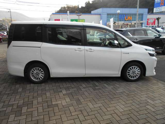 ヴォクシー1.8 ハイブリッド V