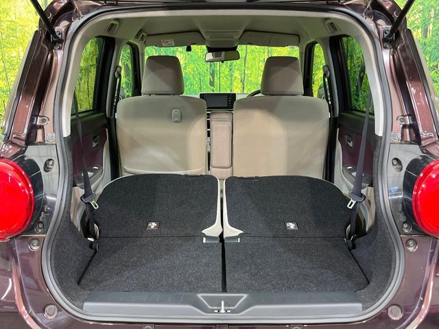 ���i�̂���������ʋ΁A���}���ɏ\���ȉ׎��X�y�[�X���m�ۂ��Ă���܂��B�Z�J���h�V�[�g��|���ƁA�傫�ȉו��̐ύڂ��\�ł���